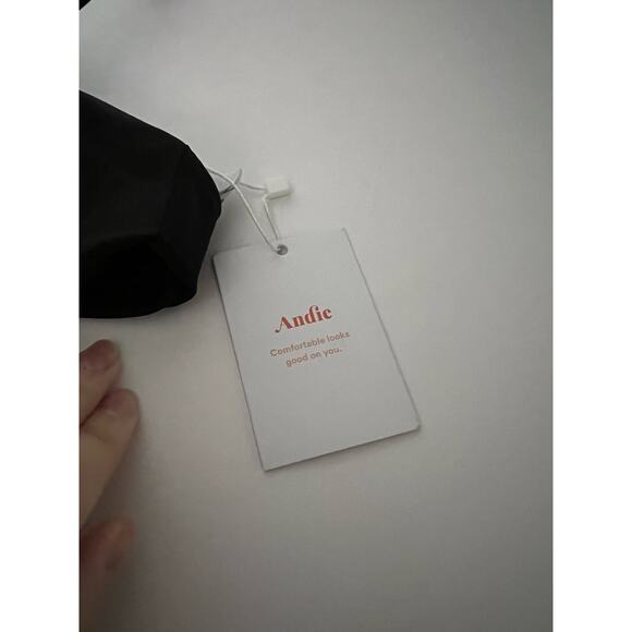 NWT Andie Women’s The Symi Adjustable Ruched Bikini Top Smooth Black Size S - Picture 12 of 12